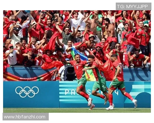 足球明星瞬间捕捉丝滑剪辑展现球场魅力与激情的完美画面