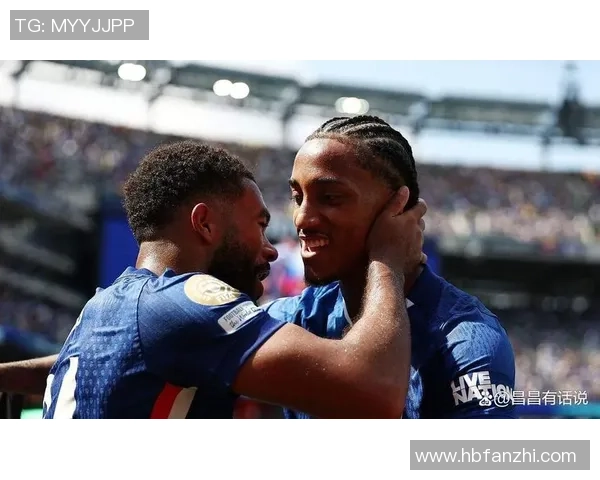 韩国足球明星加盟切尔西引发热议球迷期待新赛季精彩表现